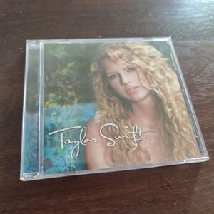 Taylor Swift Debut Self Titled  CD 2006. Excellent Condition.